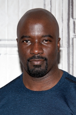 11202015_-_AOL_BUILD_Series_Mike_Colter_Jessica_Jones_006.jpg