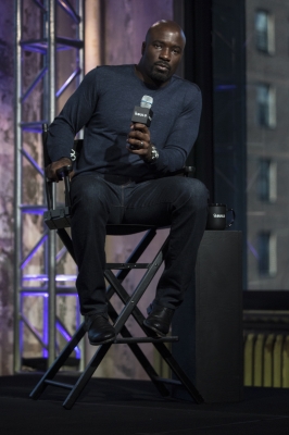 11202015_-_AOL_BUILD_Series_Mike_Colter_Jessica_Jones_028.jpg
