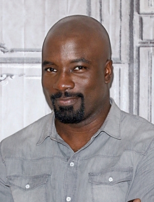 09282016_-_The_Build_Series_Presents_Mike_Colter_Discussing_Luke_Cage_010.jpg