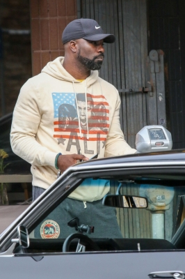 11302019_-_Celebrity_Sightings_In_Los_Angeles_001.jpg