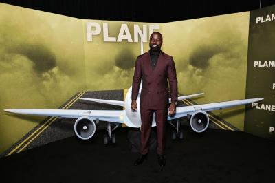 01102023_-_Plane_New_York_Screening_004.jpg