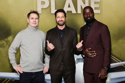 01102023_-_Plane_New_York_Screening_015.jpg