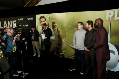 01102023_-_Plane_New_York_Screening_027.jpg