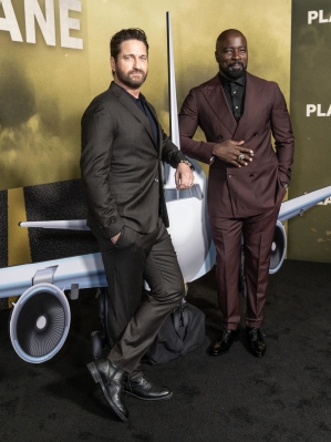 01102023_-_Plane_New_York_Screening_033.jpg